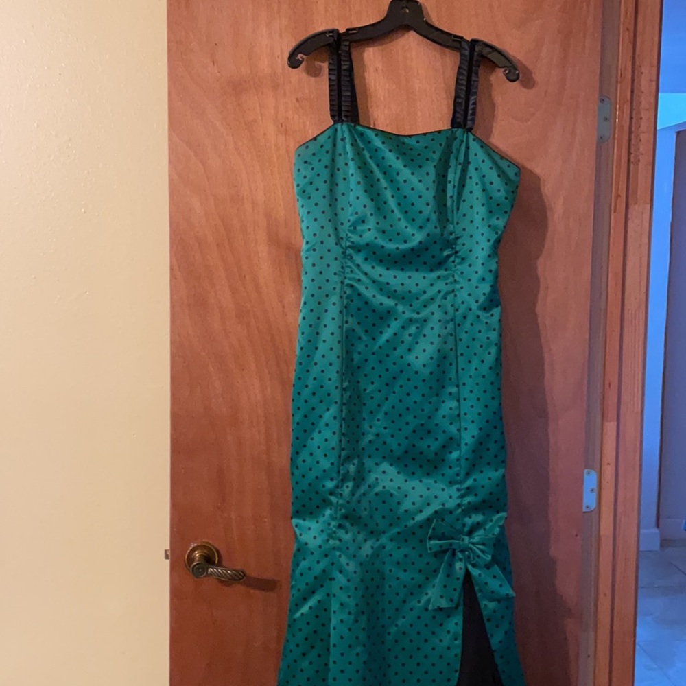 Lenovia Super cute green polka dot evening dress (OLCC)